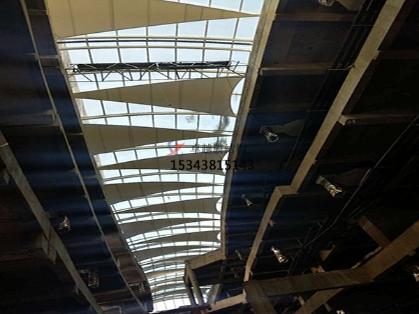 威?；@球場膜結構罩棚【設計安裝】