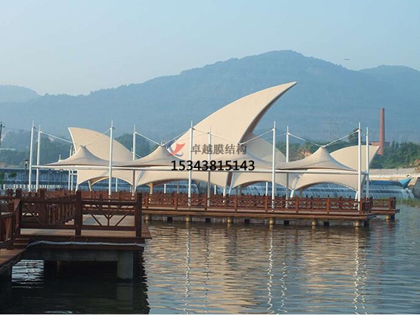 膜材料自己沒有抗壓和抗彎剛度！