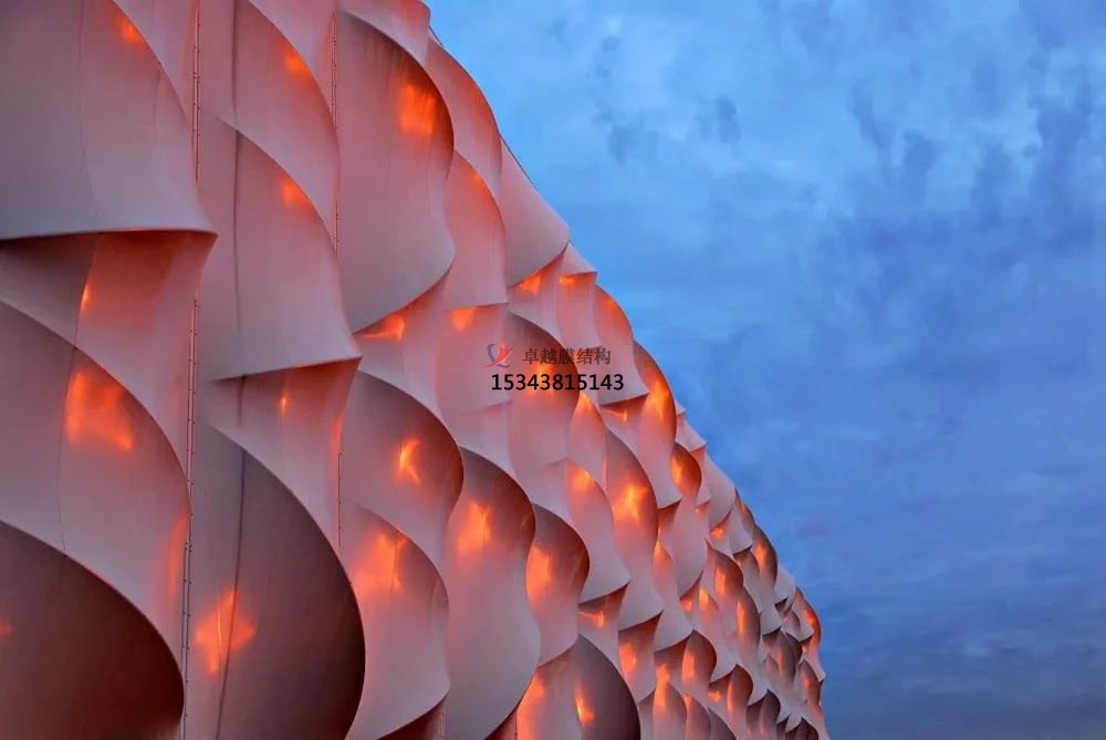 曲線(xiàn)時(shí)代，可彎可曲的膜結(jié)構(gòu)