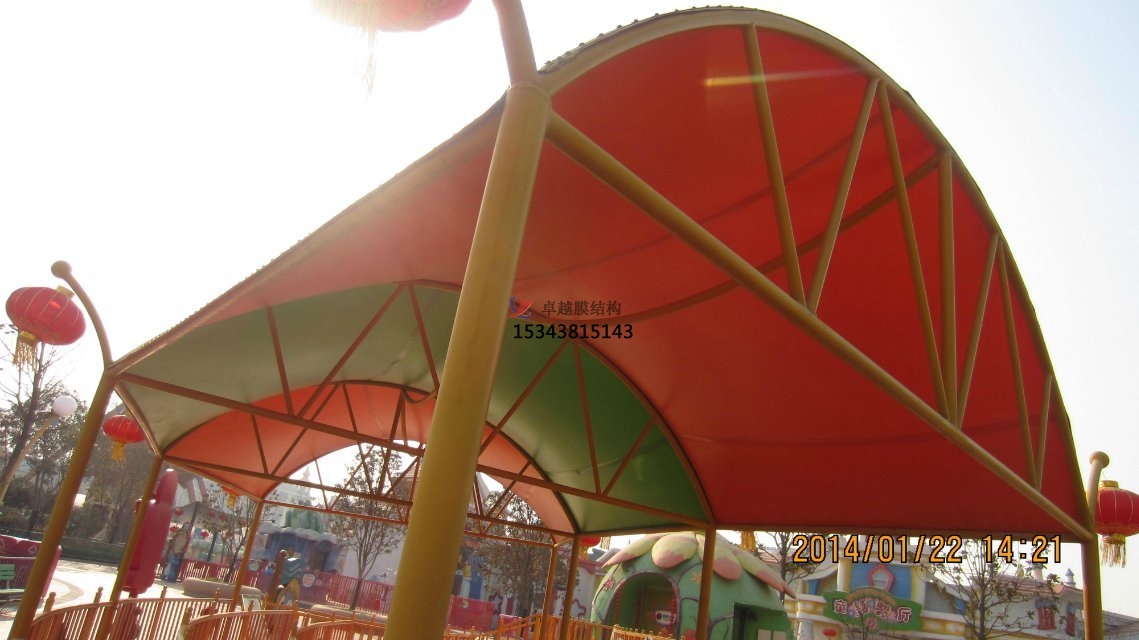 周口游樂設備彩色膜結(jié)構(gòu)