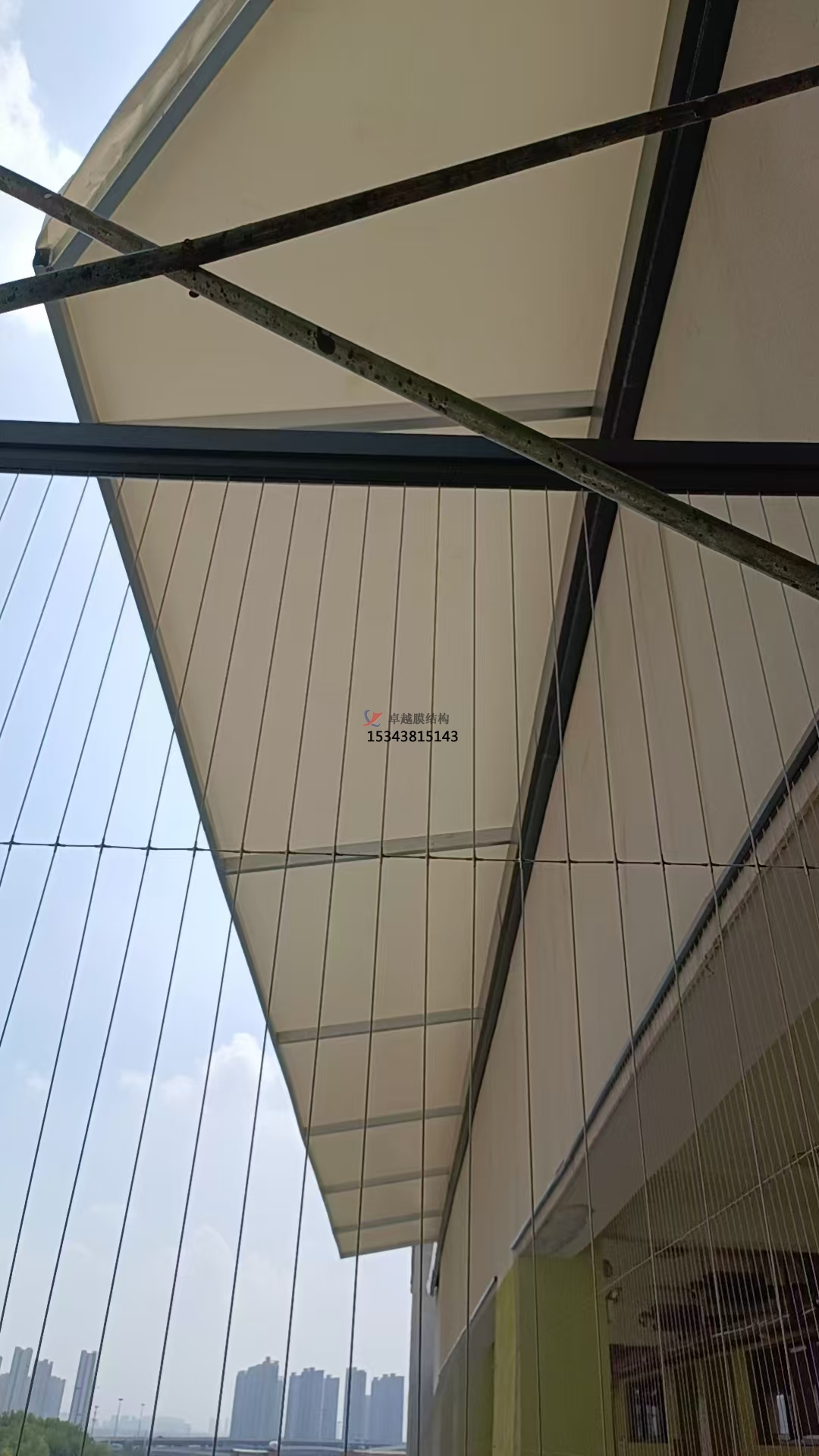 鄭州綠地愛華學校膜結(jié)構(gòu)雨棚