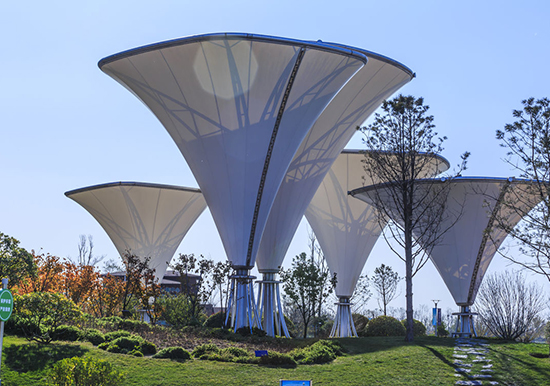 膜結(jié)構(gòu)地下車(chē)庫(kù)入口的特點(diǎn)/優(yōu)勢(shì)有哪些？