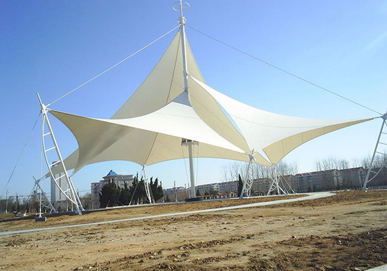 全新建筑形式！膜結(jié)構(gòu)雨棚的奇特性能分析